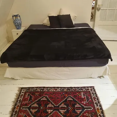 Room In Lodge - Italyhome - Center In Lausanne - Switzerland