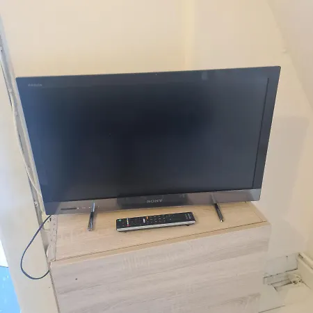 Room In Lodge - Italyhome - Center In Lausanne - Switzerland 招待所 洛桑